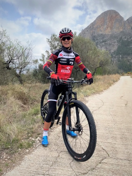 Sport, BIZNES - Dynamiczny rozwój i zdobycie medali podczas Igrzysk Olimpijskich – to plan jednej z najlepszych grup kolarstwa górskiego na świecie z Mają Włoszczowską na czele. Drużyna od lat wspierana przez polskiego producenta rowerów KROSS, zyskała nowego sponsora tytularnego – PKN ORLEN., PKN ORLEN dołącza do KROSS jako sponsor tytularny Kross Racing Team Sport, BIZNES - Dynamiczny rozwój i zdobycie medali podczas Igrzysk Olimpijskich – to plan jednej z najlepszych grup kolarstwa górskiego na świecie z Mają Włoszczowską na czele. Drużyna od lat wspierana przez polskiego producenta rowerów KROSS, zyskała nowego sponsora tytularnego – PKN ORLEN.